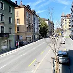 City Apartment - Close To Town - By Pa